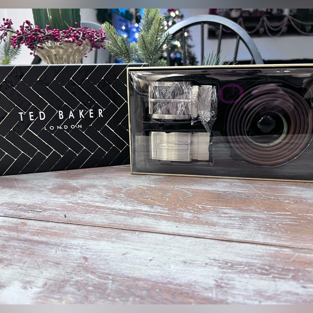 Brand new inbox, Ted Baker belt size one size and is customizable to the person.